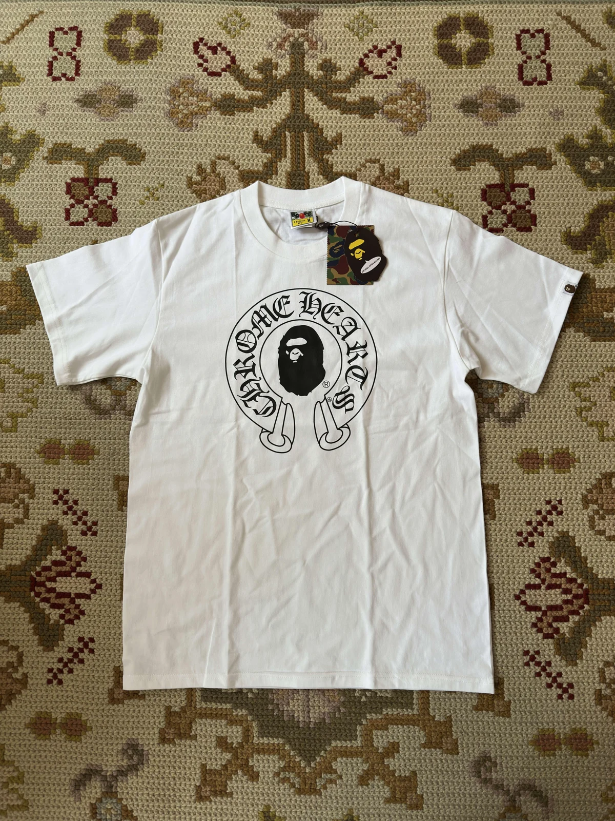 Koszulka Białe Chromowane Serca x BAPE