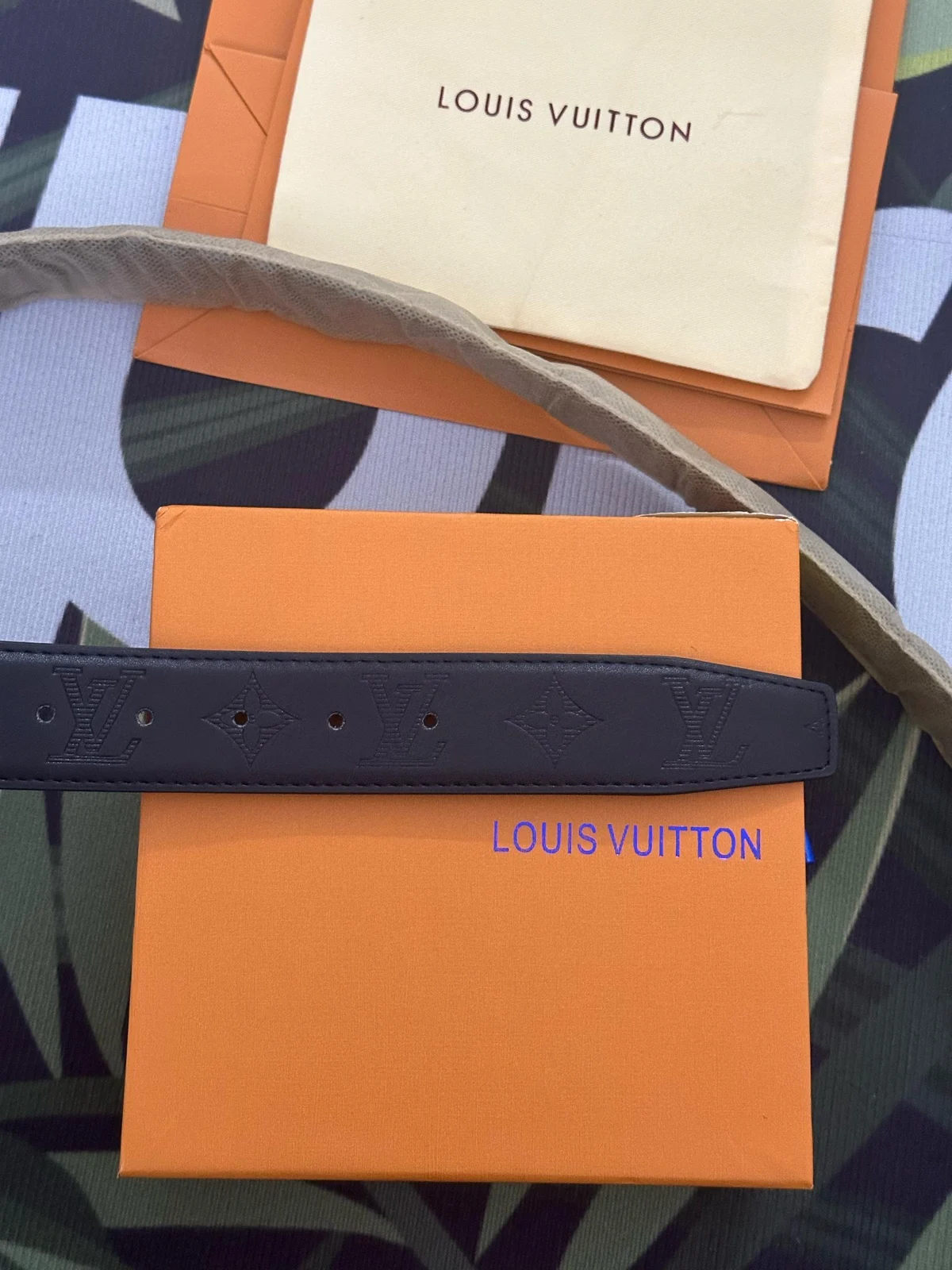 LV-riem en verpakking